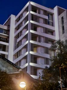 O edifício onde o apartamento está situado