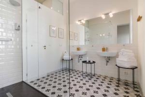 Koupelna v ubytování Charming Apartments Prague by Michal&Friends