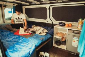 Voodi või voodid majutusasutuse Rent Campervans toas