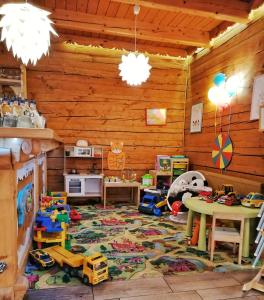 Klub dla dzieci w obiekcie Pokoje i Domki Na Szlaku