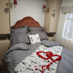 Postel nebo postele na pokoji v ubytování Interlude