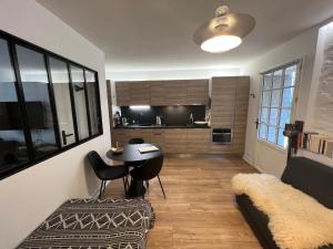 Foto da galeria de Le Cosy Intra - Appt Cocon Parking privé em Saint Malo