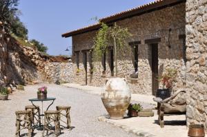 Gallery image of Teresa Country Lodge in Eptalofos