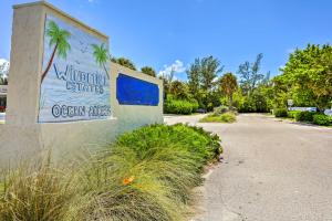 Fotografie z fotogalerie ubytování Ocean Access Jensen Beach Home Dock and Lanai! v destinaci Jensen Beach