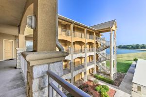 Gallery image of Lakefront Corsicana Condo with Balcony and Pool Access in Corsicana