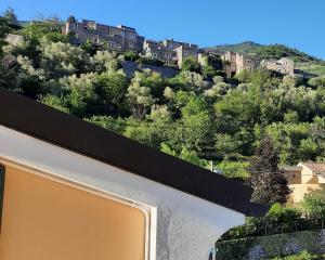 Výhľad na hory alebo výhľad na hory priamo z apartmánu + 3 fotografie