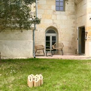 Foto dalla galleria di Logis Escale - grand gîte, piscine a Trèves-Cunault
