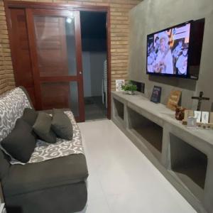 En TV eller et underholdningssystem på Recanto da Crôa