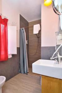 A bathroom at Misar-36