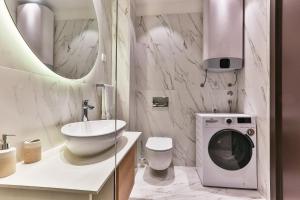 Koupelna v ubytování La Fiaba Rafailovici Apartment