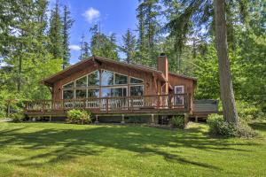 Vườn quanh Game Room and Private Beach Anderson Island Gem