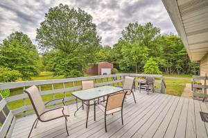 Foto de la galería de Indiana Countryside Retreat on 37-Acre Land! en Michigan City