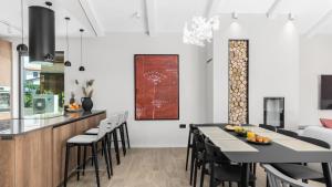 Fotografie z fotogalerie ubytování Villa Curitico v destinaci Kadumi + 32 fotografií