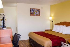 Gallery image of Econo Lodge Albuquerque East in Albuquerque +13 photos