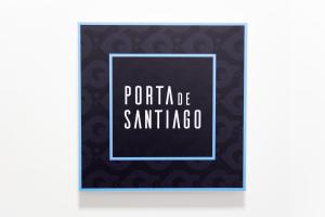een foto van een frame met de tekst aardewerk santiago bij Atrium Areias in Viana do Castelo
