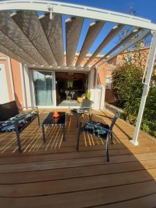 Balkón alebo terasa v ubytovaní appartement indépendant à 10min des plages au calme proche O'gliss et O'funparken campagne