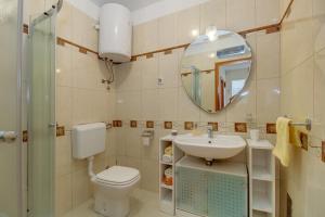 Kúpeľňa v ubytovaní Apartman Mirjana 1 + 12 fotografií