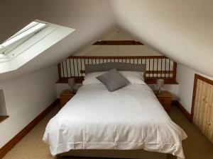 Ein Bett oder Betten in einem Zimmer der Unterkunft Beautiful Rural Self Contained Farm Annex