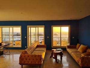 Svetainės erdvė apgyvendinimo įstaigoje La Skala - Apartment with great sea view