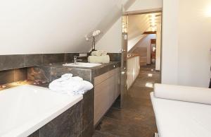 Kuchyň nebo kuchyňský kout v ubytování Hotel Ettrich & Elbresort Rathen