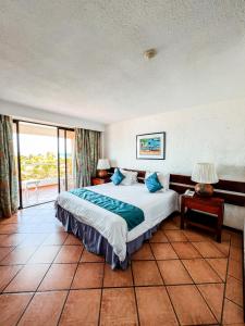 Gallery image of Hotel California Playa El Yaque in El Yaque