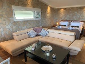 埃帕诺米DoorMat# Wait 'N Sea, Jacuzzi, Luxury Stone House的相册照片
