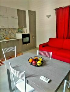 A kitchen or kitchenette at Calypso's Shell