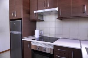 A kitchen or kitchenette at Apto. Guacimeta, a 20m de la playa. Még 21 kép