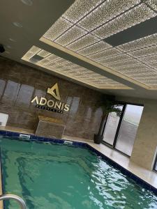 Kolam renang di atau dekat dengan Apartmani Sofrenic-Hotel Adonis