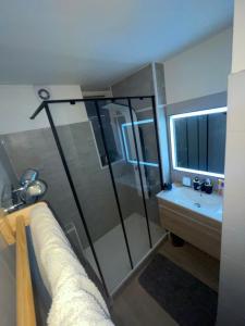 Un baño de Appartement à LE TEIL