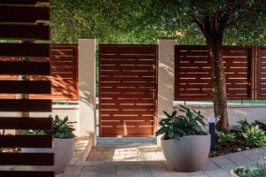 Vonkajšia záhrada v ubytovaní Csendeskert Wellness Apartments - Garden, grill, chill