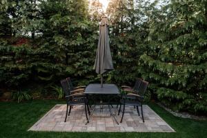 Vonkajšia záhrada v ubytovaní Csendeskert Wellness Apartments - Garden, grill, chill