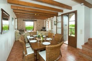 Posezení v ubytování Villa Can Xanet de Baix by Villa Plus