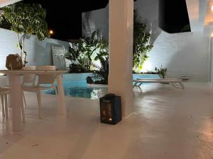 Bazén v ubytovaní Villa Guajara Piscina Climatiz Jacuzzi Villa 714 alebo v jeho blízkosti