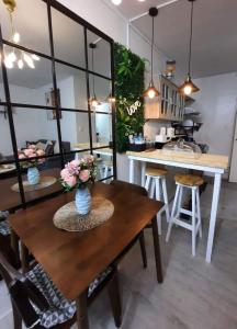 Foto dalla galleria di Amaia Steps Nuvali fully furnished unit with swimming pool view near Carmelray Pitland a Calamba