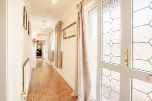 Gallery image of Ash Cottage in Llantwit Major