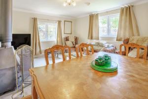 Gallery image of Ash Cottage in Llantwit Major