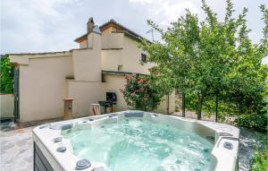 The swimming pool at or close to Cozy Home In Barberino Del Mugello