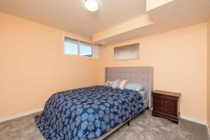 Newly built Cozy 2 bed secondary suite