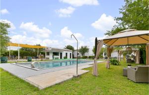 Nice Home In El Coronil With Outdoor Swimming Pool, Wifi And 2 Bedrooms