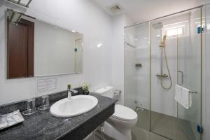 Phòng tắm tại Platinum Beach Hotel & Apartment