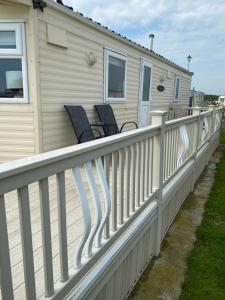Gallery image of L25 L&g Caravan hire 6 berth millfields family only and lead person must be over 30 MAX 4 ADULTS in Ingoldmells