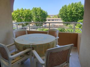 Balkón alebo terasa v ubytovaní PORT FREJUS Studio Cabine 100m des plages 4 Person