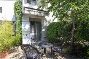 Сад в Ammouda Villas