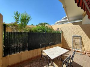Fotografia z galérie ubytovania MAR Y SOL T2 en Duplex 34m2 Terrasse 2 Personnes v destinácii Fréjus + 8 fotografií