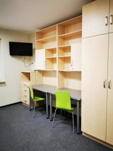 TV a/nebo společenská místnost v ubytování Dom Studencki Zaułek