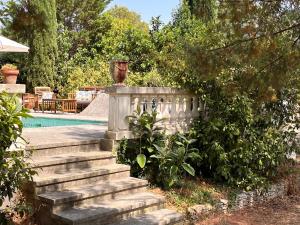 Vonkajšia záhrada v ubytovaní Maisonnette indépendante avec jardin/patio