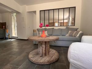 Posedenie v ubytovaní Maisonnette indépendante avec jardin/patio