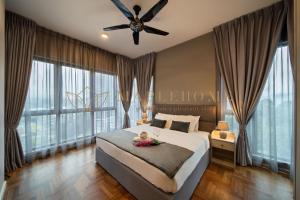 Un pat sau paturi într-o cameră la Vista Premier Suites Genting Highlands +33 fotografii