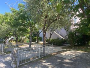 Vonkajšia záhrada v ubytovaní Apartment GardenView - New!